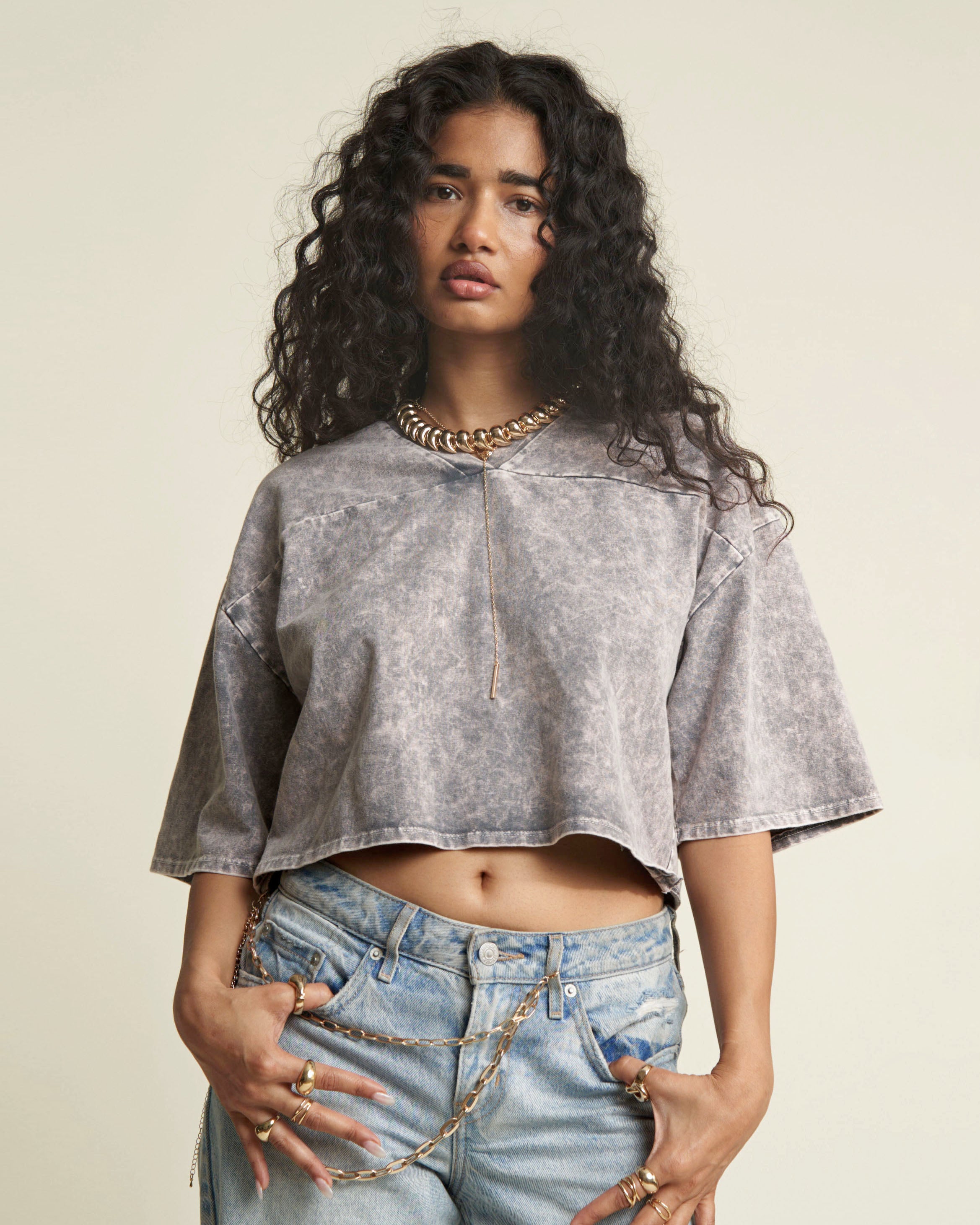 BOXY CROPPED V-NECK TEE - CHARCOAL